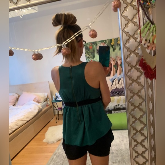 F21 - Green sleeveless top with Navy outlining - size Small - Picture 6 of 8